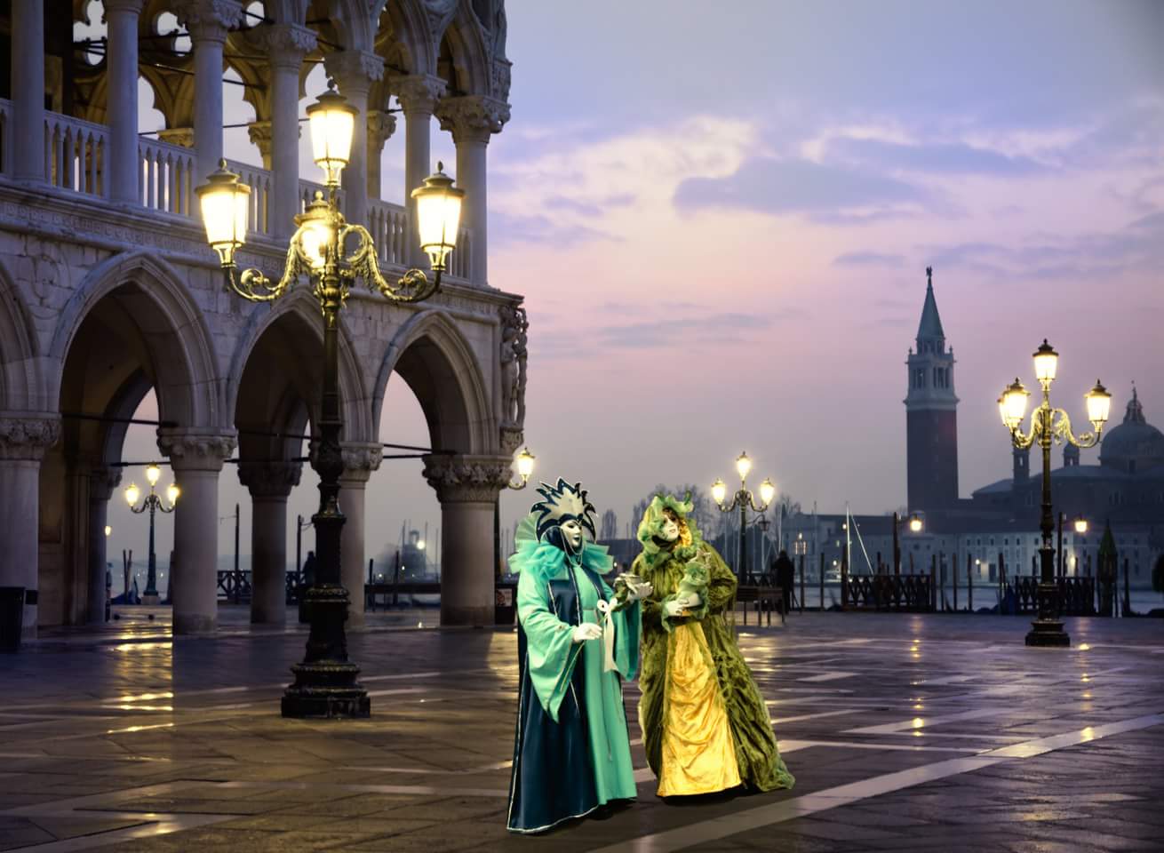 фото "Carnavale di Venezia" метки: путешествия, Europe, night, woman, зима