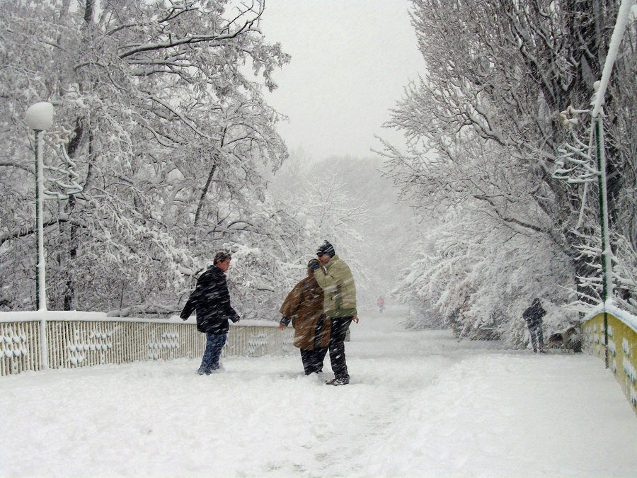 photo "***" tags: street, winter