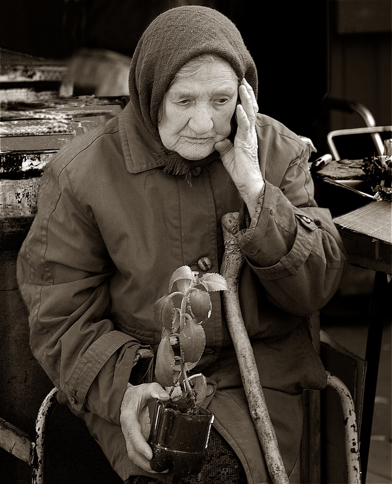 photo "***" tags: street, portrait, 