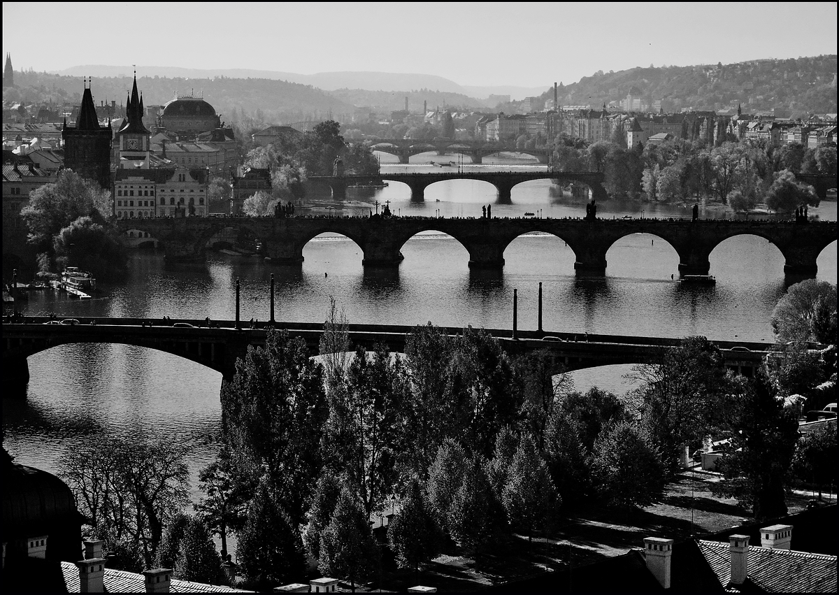 photo "Прага и мосты" tags: black&white, Prag, Prague, Praha