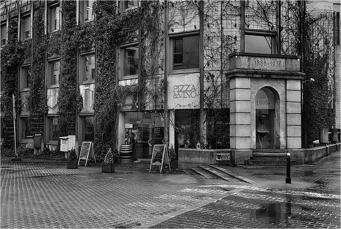 photo "Somewhere in Warsaw" tags: city, 