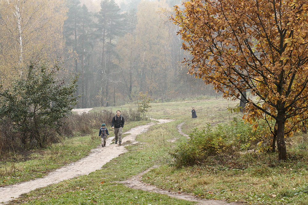 photo "***" tags: street, landscape, nature, Russia, autumn, fog, people