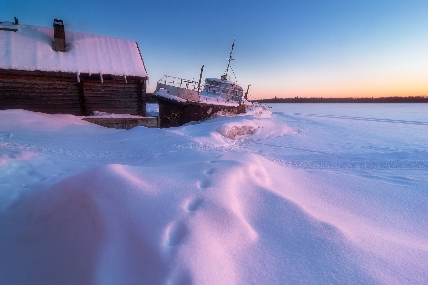 photo "***" tags: landscape, travel, Karelia, Russia, boat, sky, snow, sun, sunset, winter, баркас, лед, север