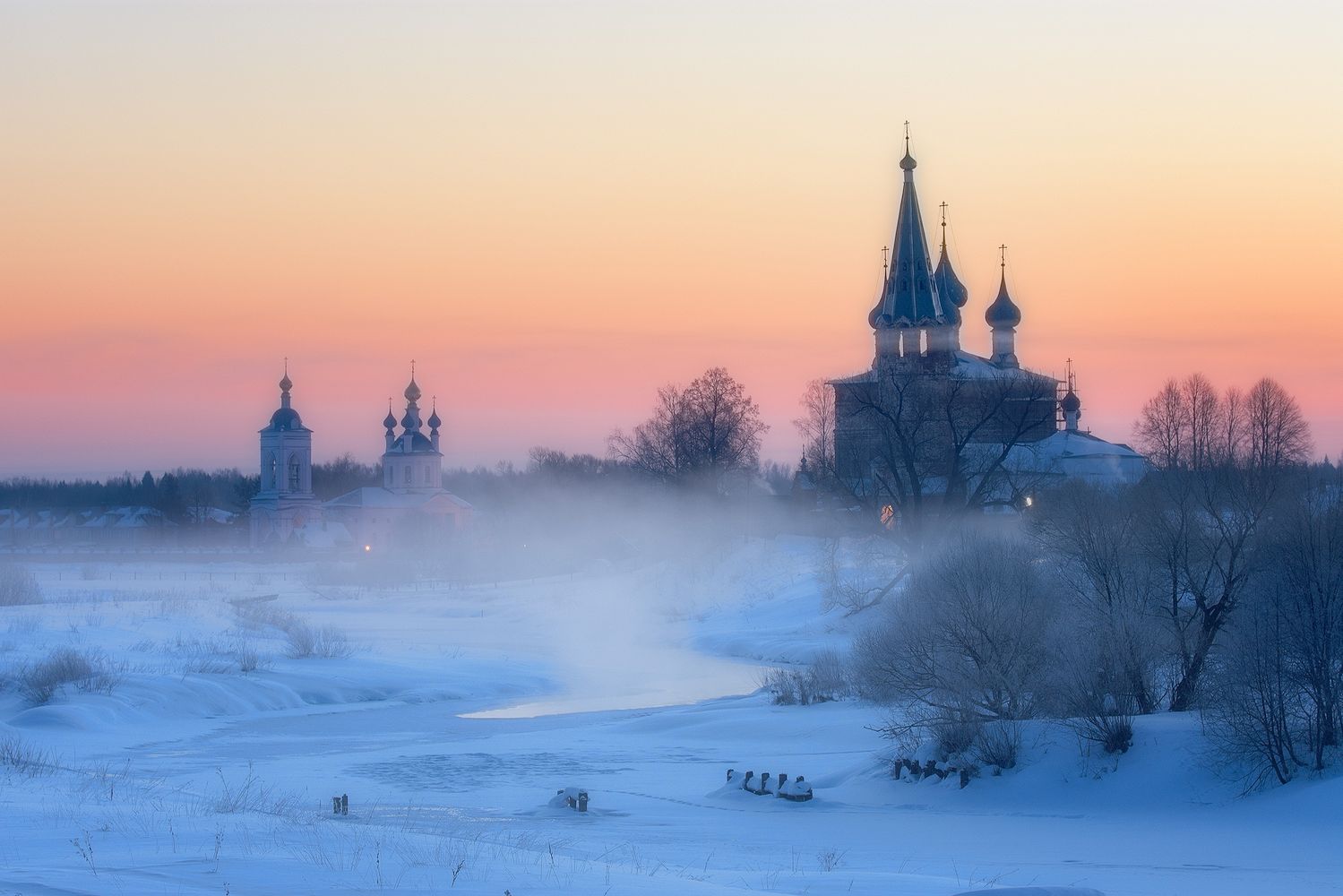 photo "Frosty morning in Dunilovo" tags: landscape, architecture, travel, Russia, fog, morning, sky, snow, spring, sun, sunrise, winter, Восход, деревья, дунилово, дымка, золотой час, монастырь, путешествие, север, церковь