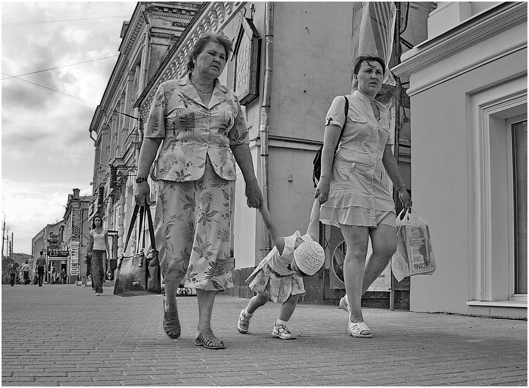 фото "Обошли все магазины" метки: черно-белые, стрит-фото, 