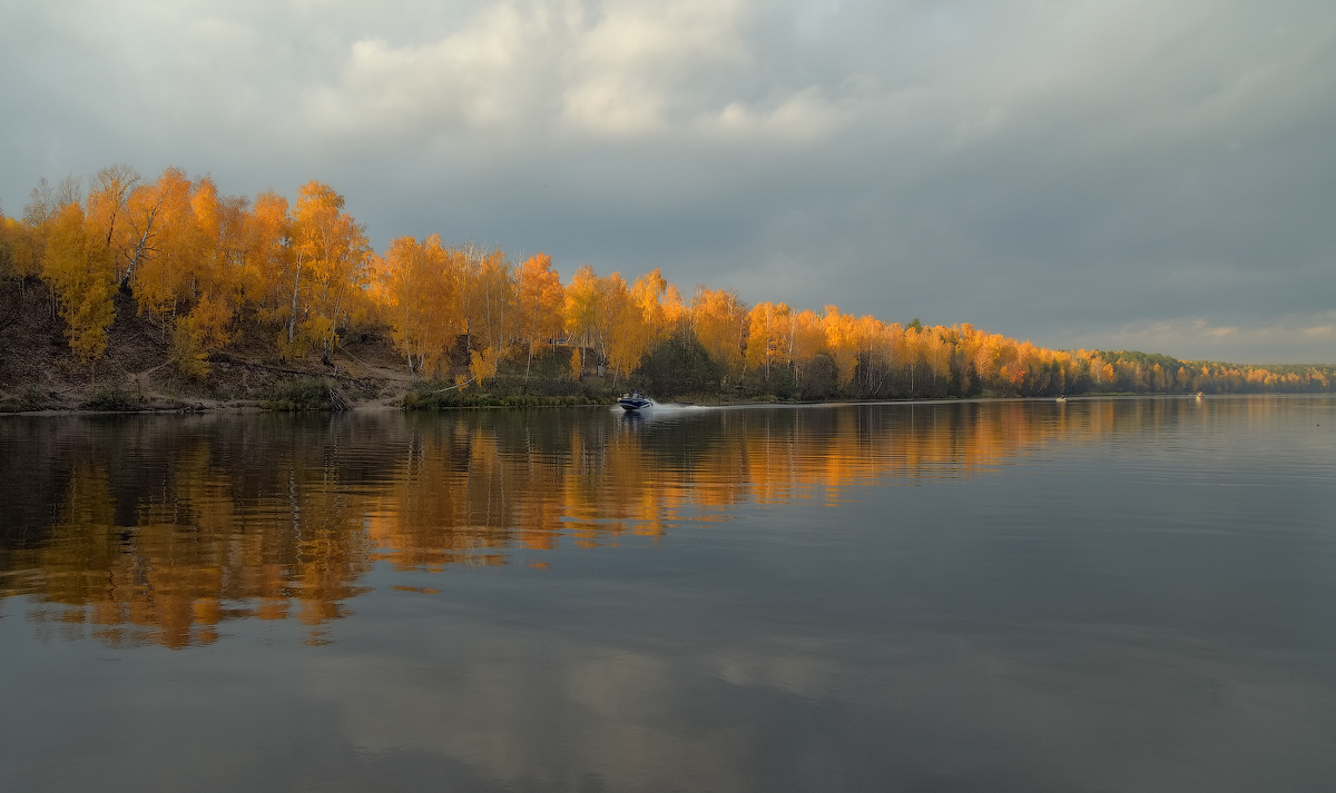 фото "По золоту октября..." метки: пейзаж, вода, облака, осень