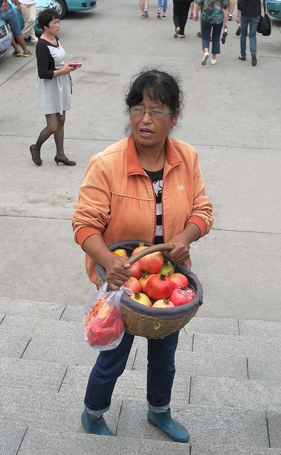 photo "***" tags: street, travel, 