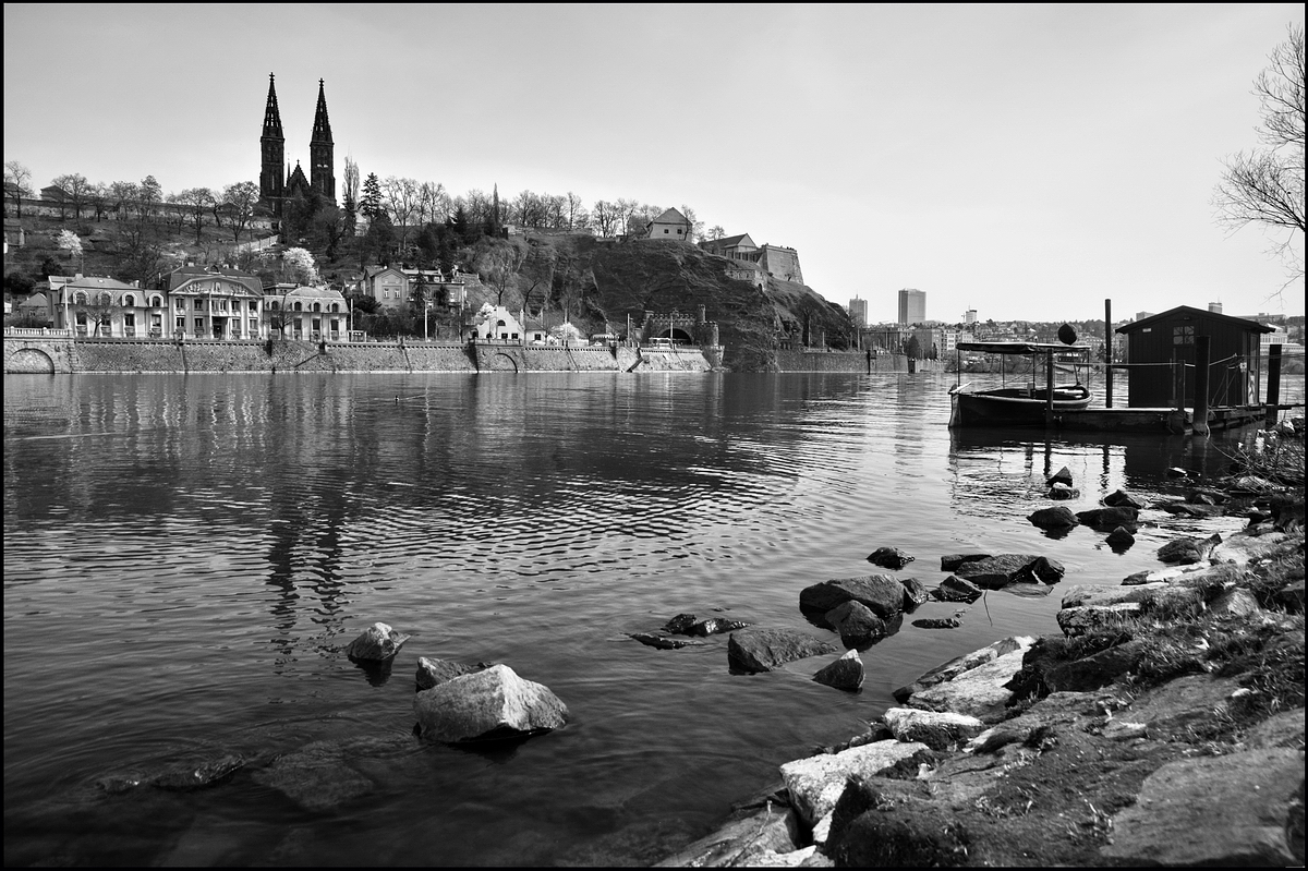 фото "Вышеград и Влтава" метки: черно-белые, Prag, Praha, Прага