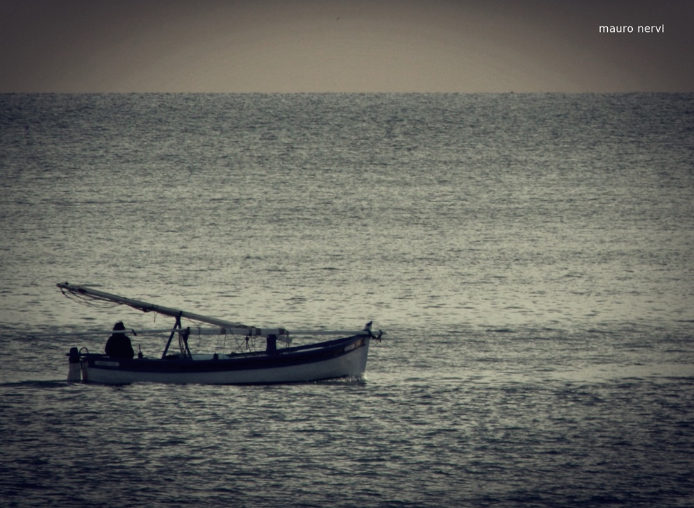 photo "a boat in the evening" tags: landscape, 