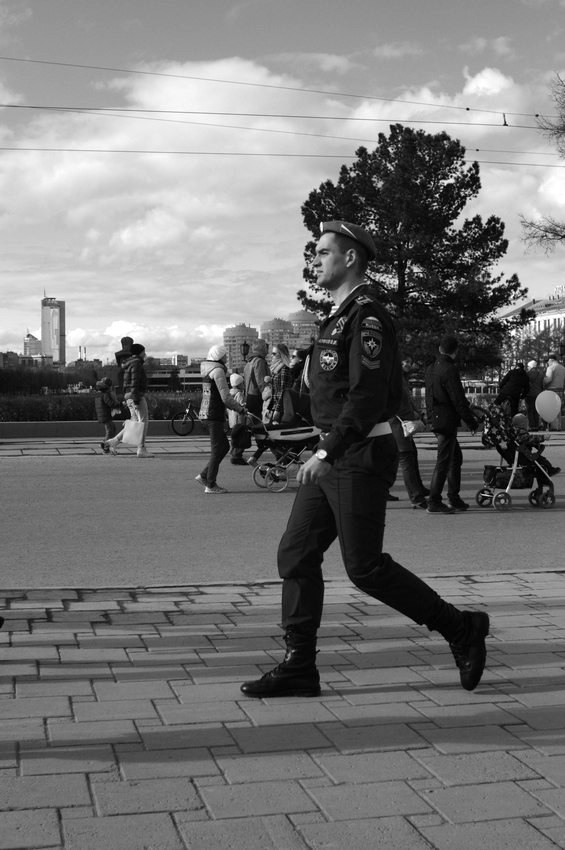 фото "9 мая Екатеринбург" метки: черно-белые, город, 