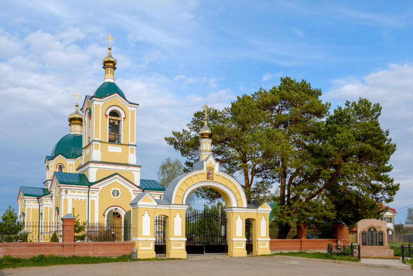 фото "Храм в селе Кольцово" метки: путешествия, Пермь, Россия, весна, облака, урал, храм, храмы