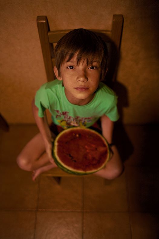 photo "Мальчик с арбузом" tags: portrait, reporting, boy, watermelon