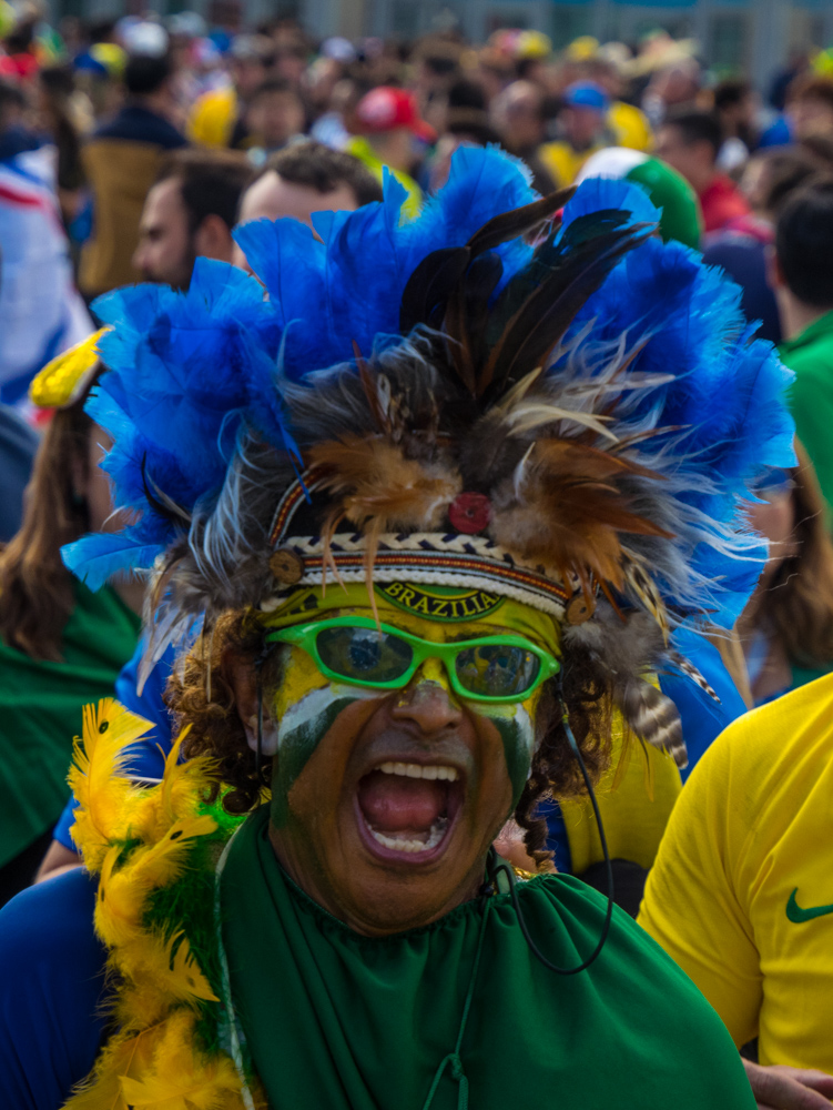 photo "Brazil joy!" tags: reporting, sport, portrait, 
