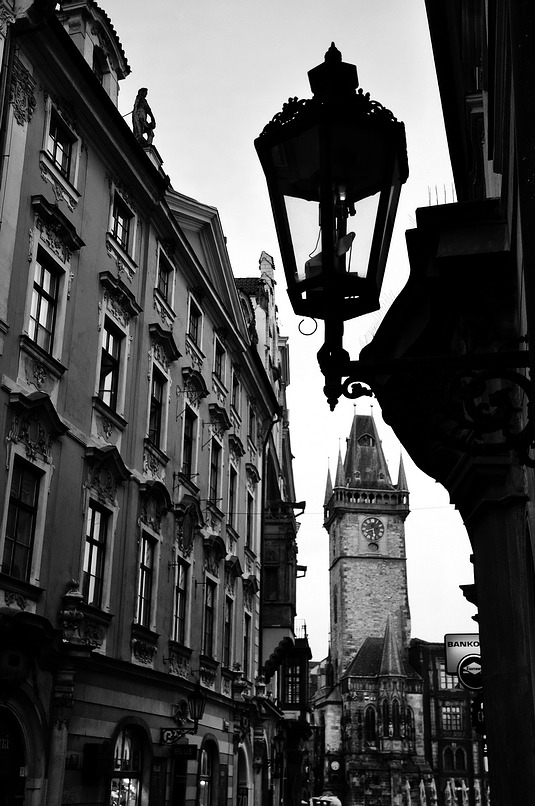 photo "Вид на улицу" tags: black&white, Prag, Prague, Praha