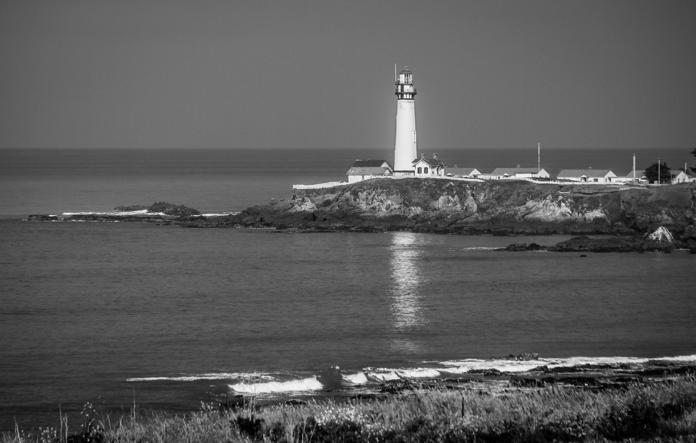 photo "Вид на Маяк Рано Утром." tags: landscape, black&white, Pigeon Point, маяк