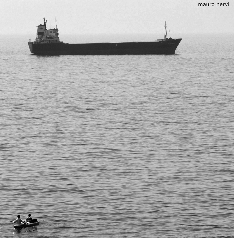 photo "little and big" tags: black&white, 