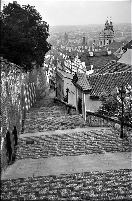 photo "Yтро выше Прагу" tags: black&white, Prag, Prague, Praha