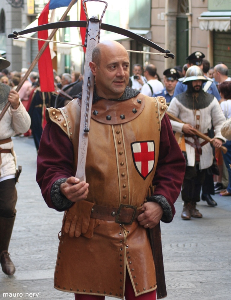 photo "historical parade" tags: street, 