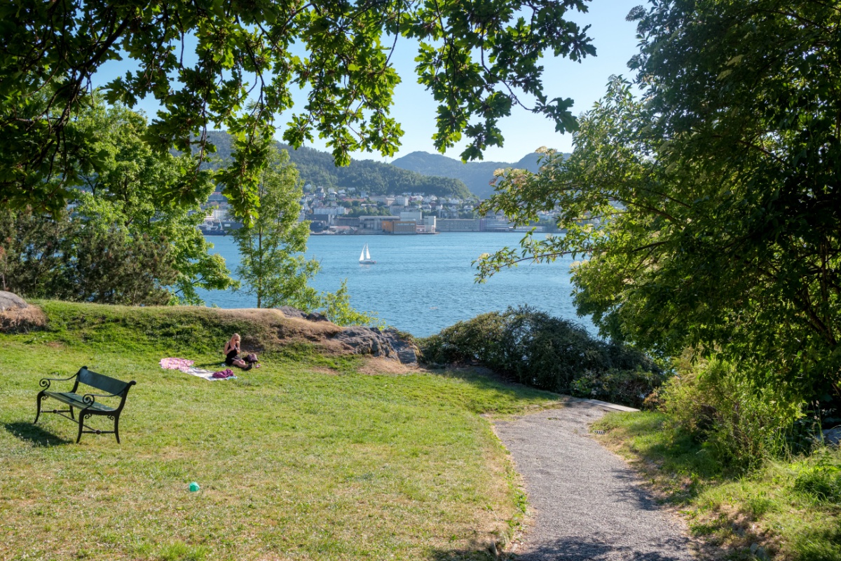 фото "Идиллия" метки: пейзаж, Берген, Европа, Норвегия, девушки, река