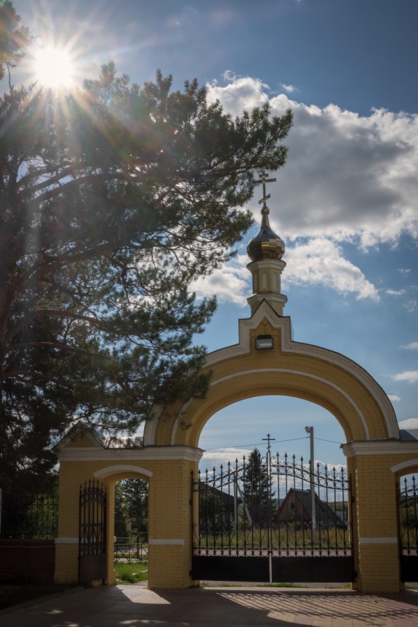 photo "***" tags: landscape, Russia, clouds, sun, temple, Пермь, храмы