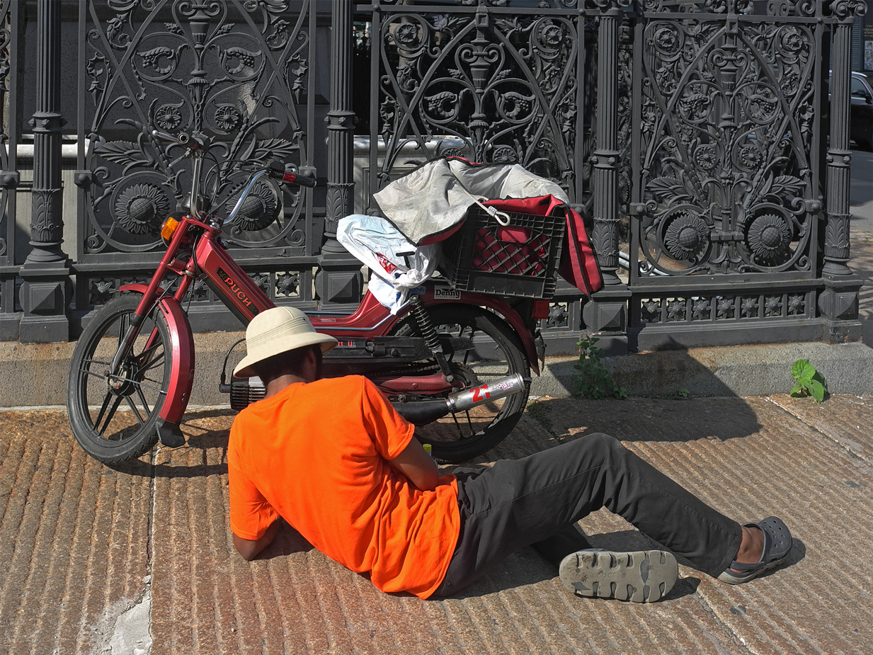 photo "***" tags: street, 