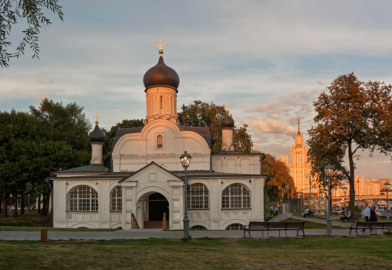 photo "***" tags: architecture, city, Moscow, evening, temple