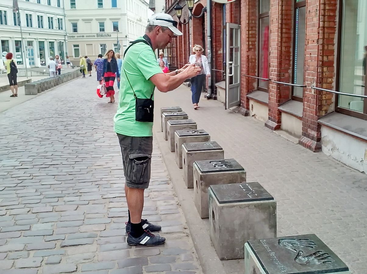 photo "Taking pictures in Liepaja." tags: travel, 