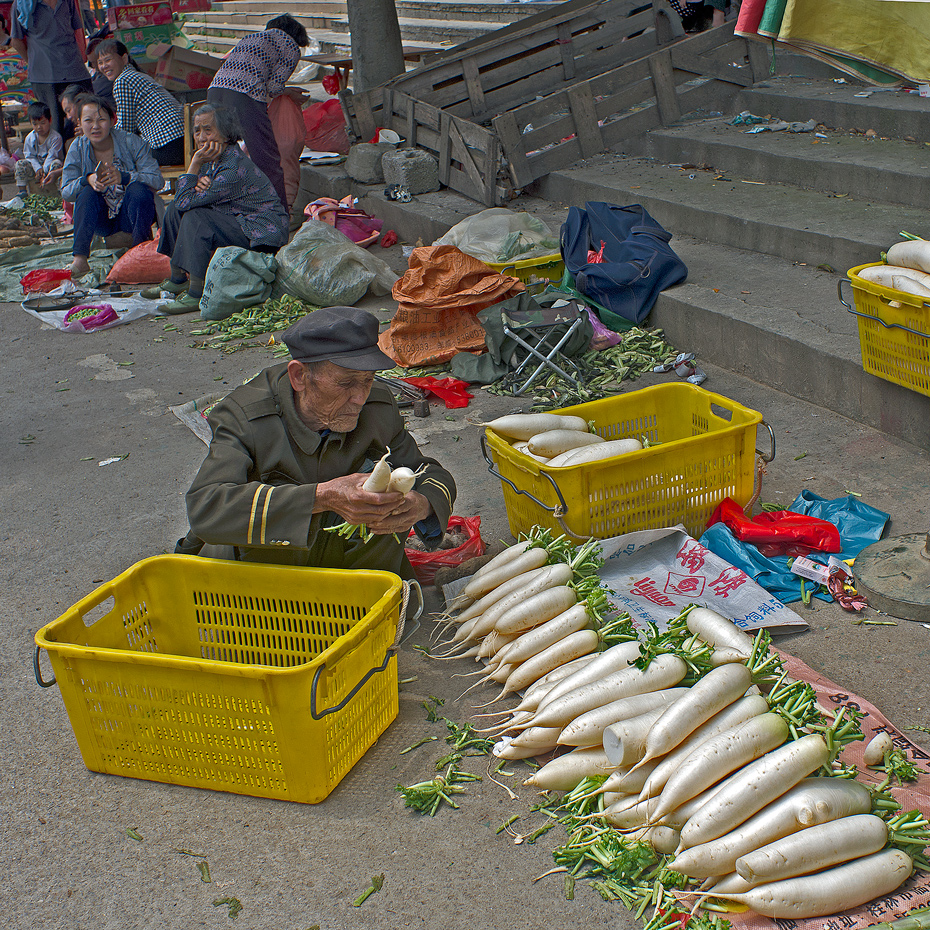 photo "***" tags: street, travel, 