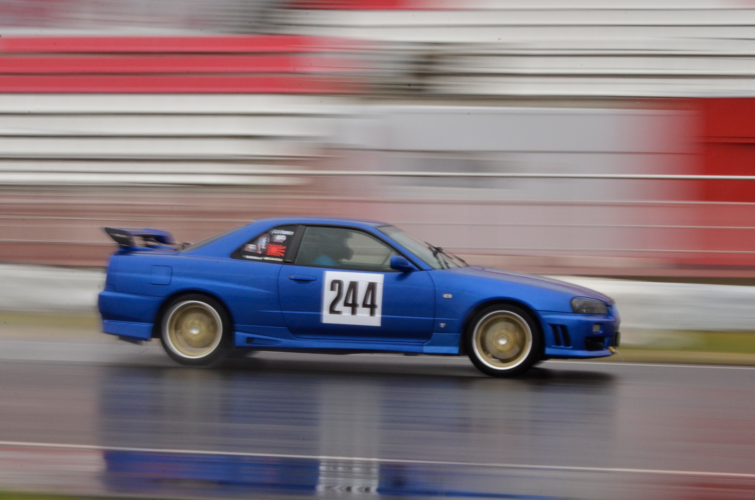 photo "***" tags: sport, rain, автогонки, вираж, гонки таймаут