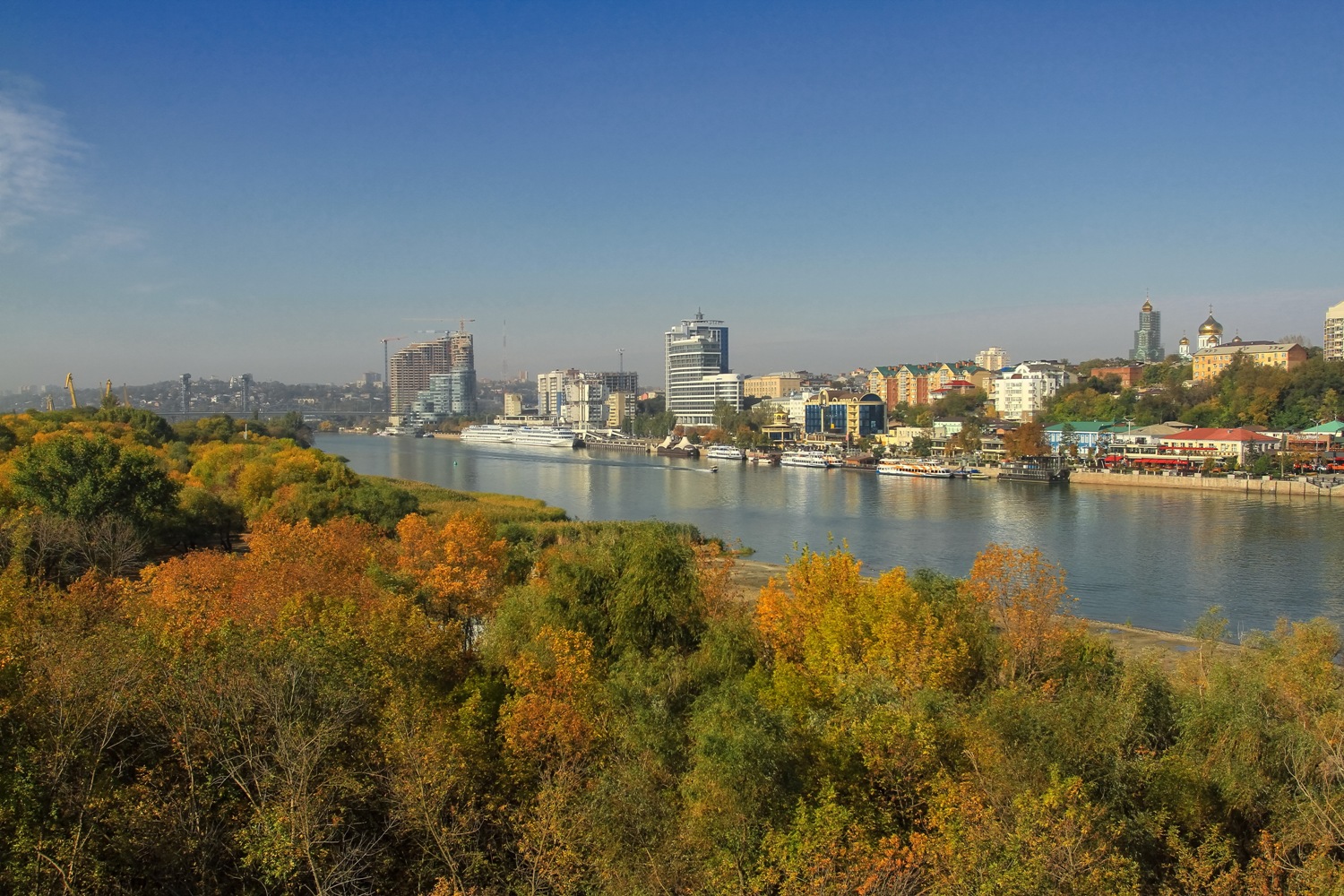 Рабочий левый берег. Река Дон Ростов на Дону. Ростов на Дону природа река. Набережная реки Дон Ростов-на-Дону. Осенний Ростов на Дону фото Дон.