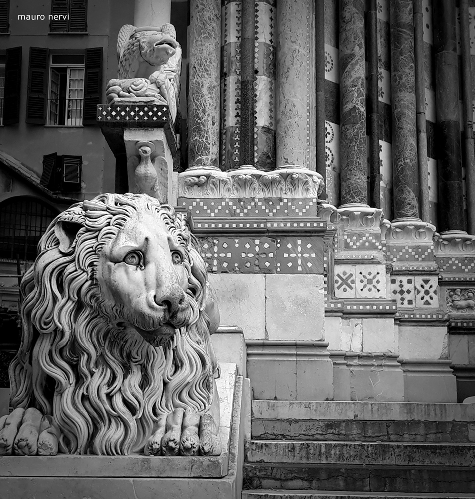 photo "entering in cathedral" tags: black&white, 