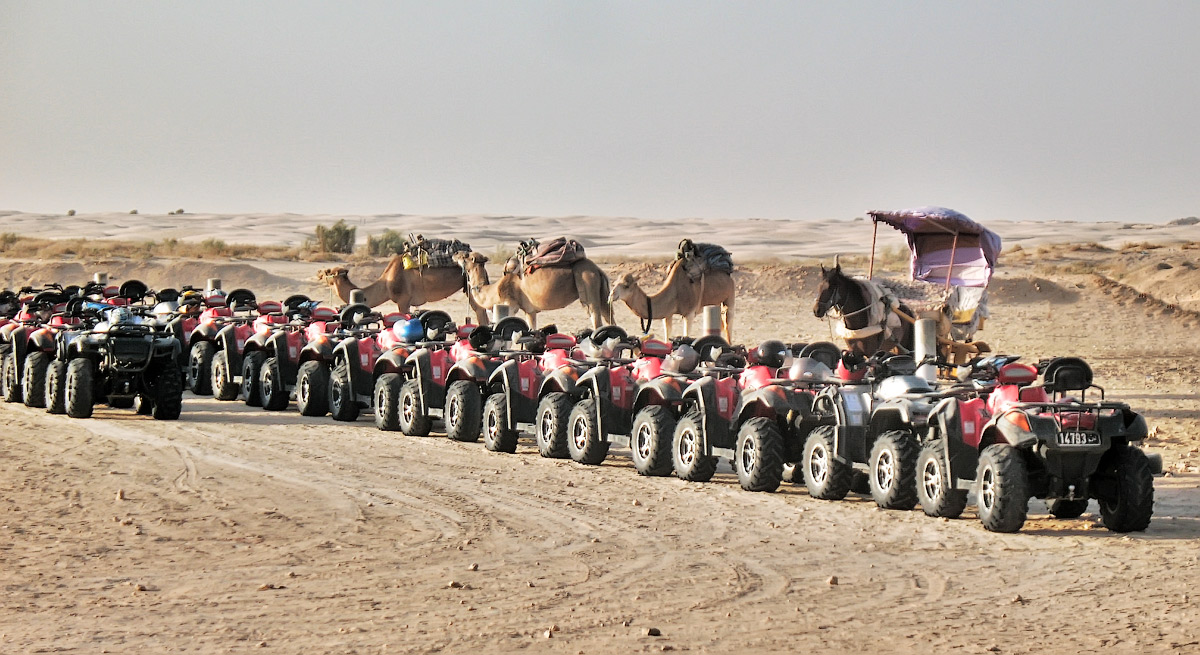 photo "Go iron horses" tags: travel, desert, железные кони