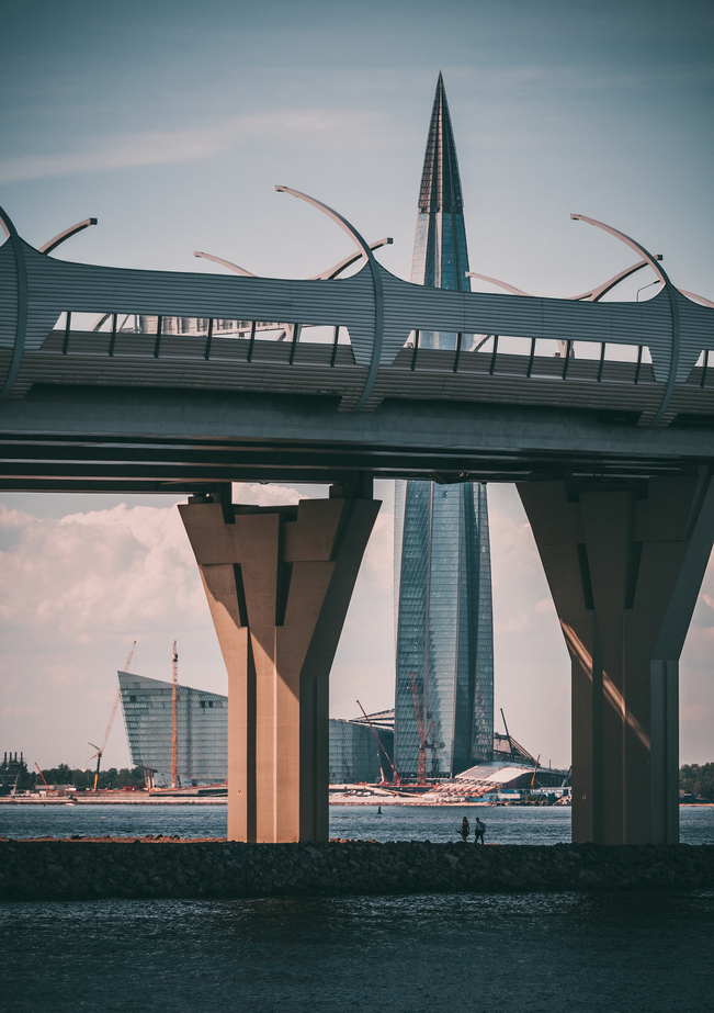 photo "будущее города" tags: architecture, city, misc., Russia, bridge, river, Нева, СПб, лахта