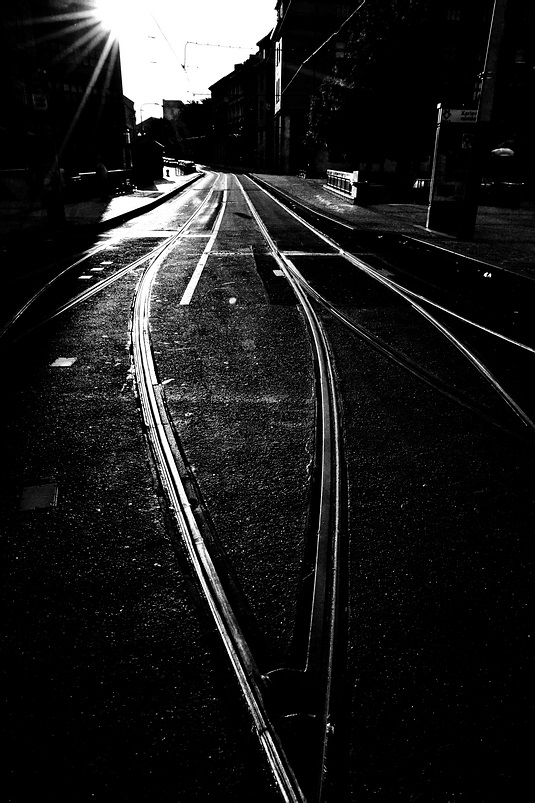 photo "Утренние трамвайные пути" tags: black&white, Prag, Prague, Praha