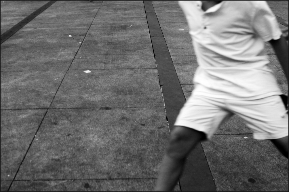 photo "***" tags: travel, black&white, fragment, движение, мостовая