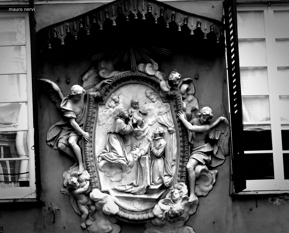 фото "historical center, Genoa, Italy" метки: черно-белые, 