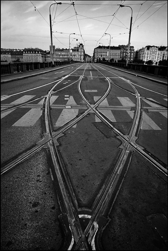 photo "Пустой мост" tags: black&white, Prag, Prague, Praha