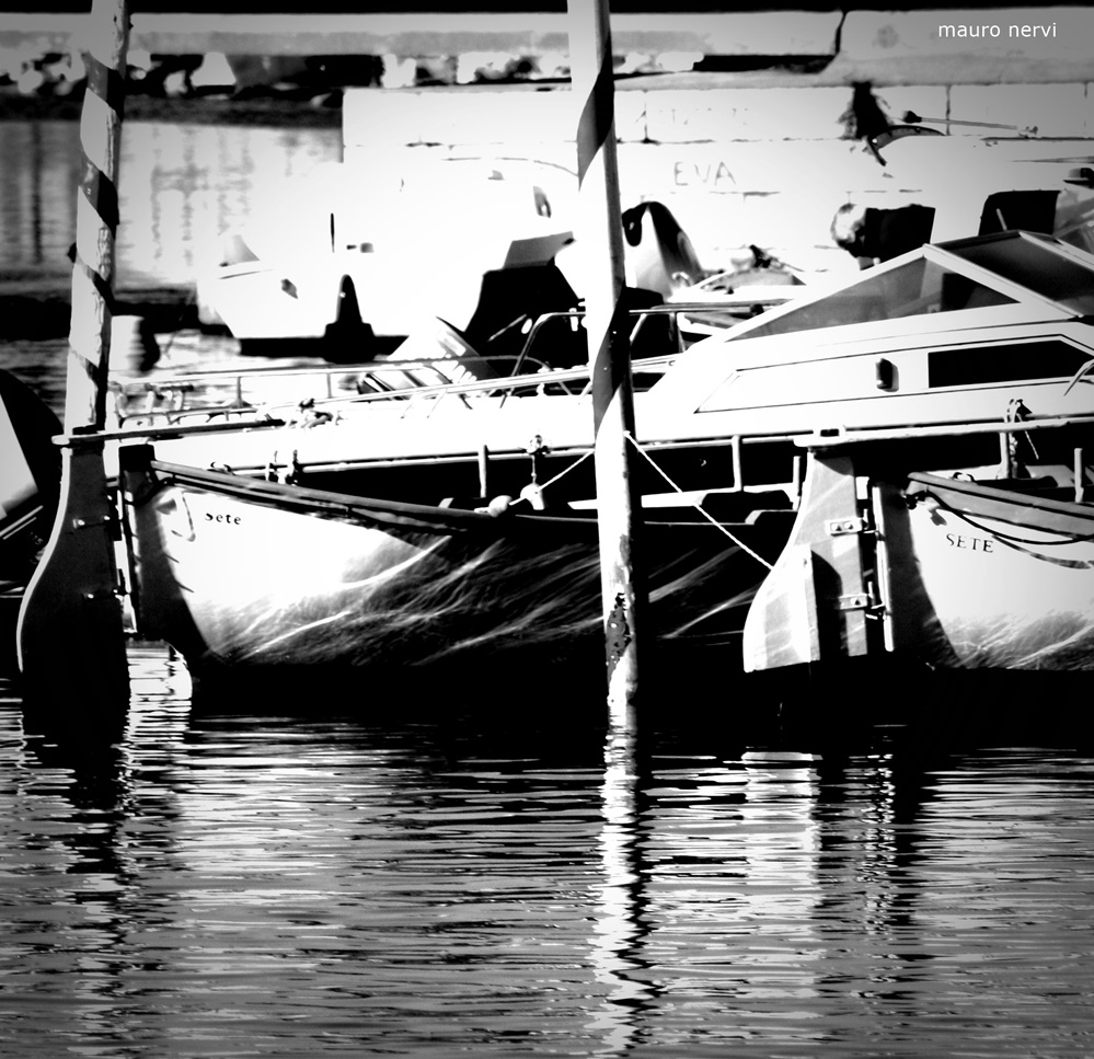 photo "boats" tags: black&white, 