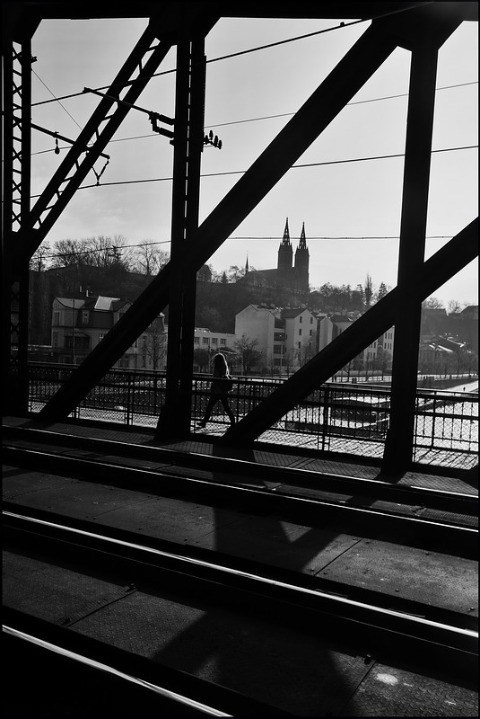 photo "На мосту" tags: black&white, Prag, Prague, Praha