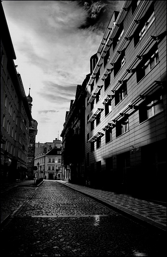 photo "Пустая улица-2" tags: black&white, Prag, Prague, Praha