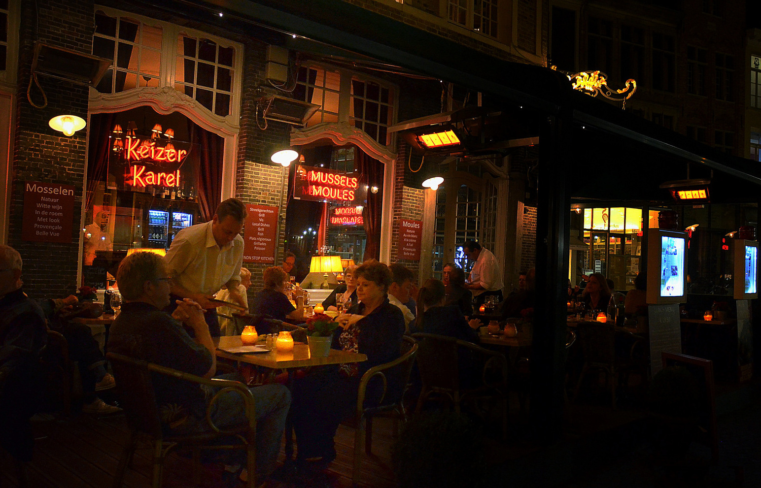 фото "Ночное кафе..." метки: путешествия, стрит-фото, город, Брюгге