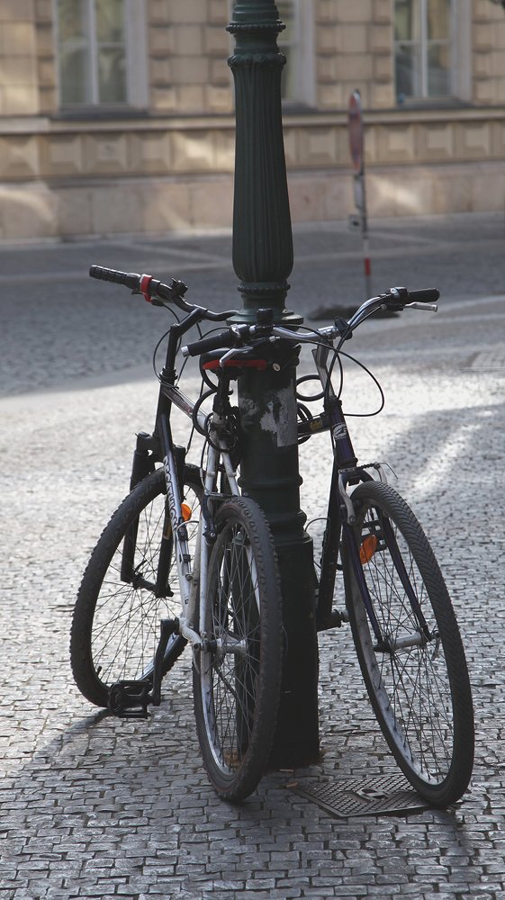 photo "two bikes" tags: street, city, 