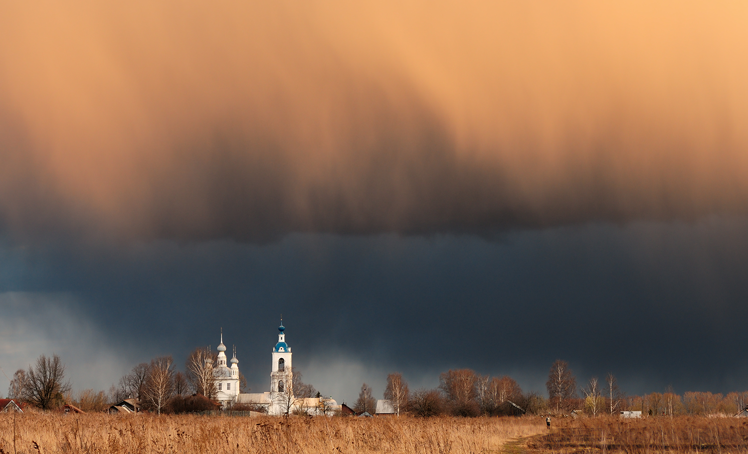 фото "Предгрозовое настроение" метки: пейзаж, природа, Тропинка, весна, деревья, закат, облака, перспектива, солнце, храм, церковь