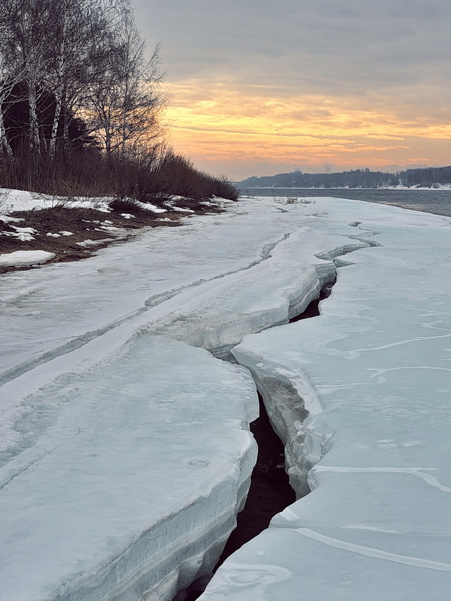 photo "***" tags: landscape, nature, clouds, morning, river, sky, snow, spring, sun, sunrise, water, лед, розовый, холод