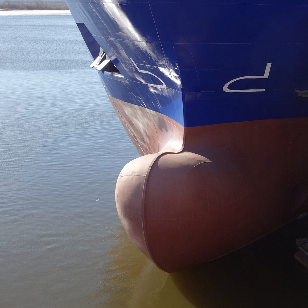 photo "The bow of the vessel." tags: technics, бульб, судно, судостроение