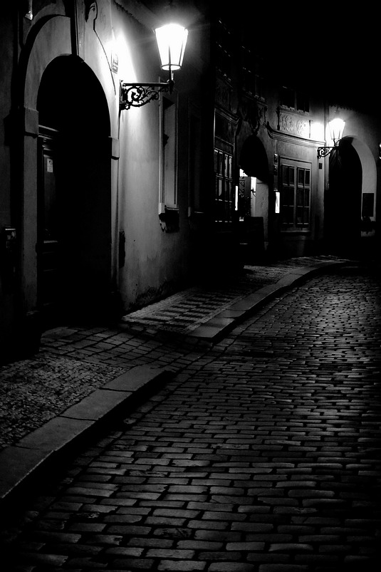 photo "Ночная атмосфера" tags: black&white, Prag, Prague, Praha