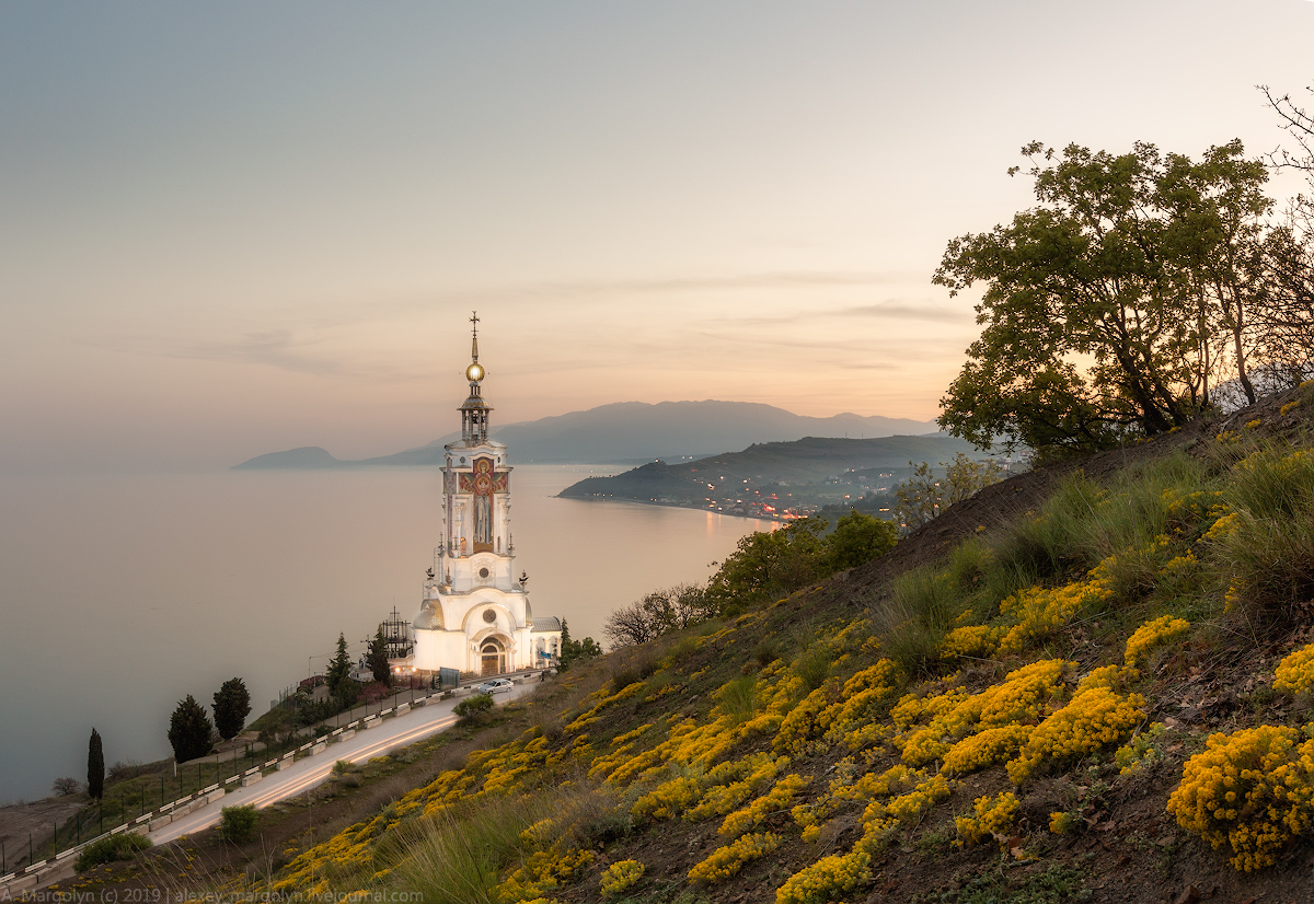 photo "***" tags: architecture, landscape, travel, Crimea, sea, temple, Чёрное, маяк, николая, чудотворца