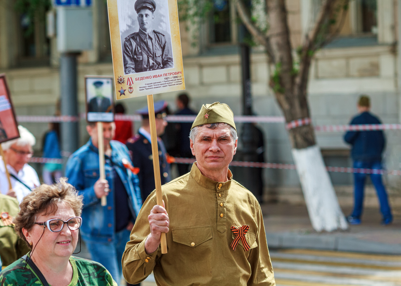 фото "Солдат Бессмертного полка ." метки: репортаж, жанр, стрит-фото, 