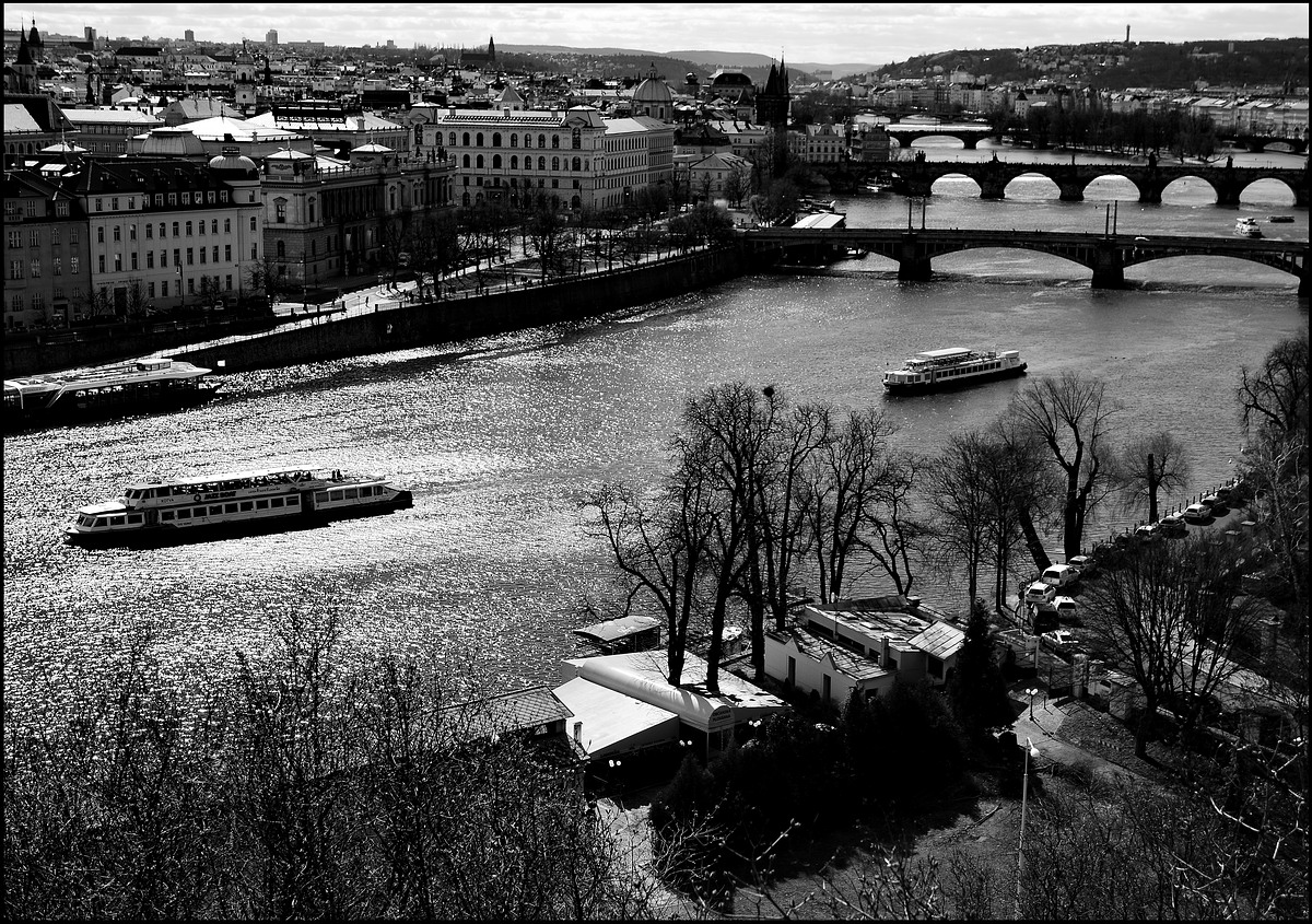 photo "Прага и Влтава" tags: black&white, Prag, Prague, Praha