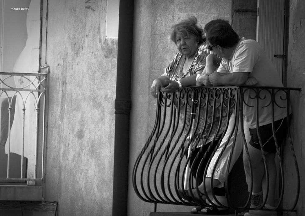 photo "the conversation" tags: black&white, 